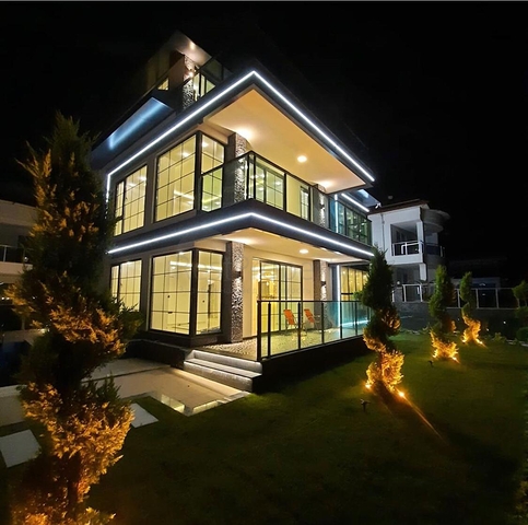 لعشاق الفخامة والتميز - تصميم حديث -اطلالة بحر وقلعة - كارجي جاك / لانيا