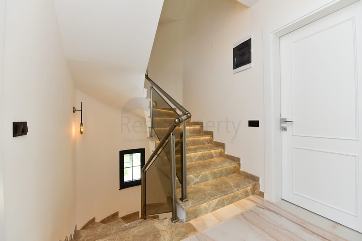 لعشاق الفخامة والتميز - تصميم حديث -اطلالة بحر وقلعة - كارجي جاك / لانيا