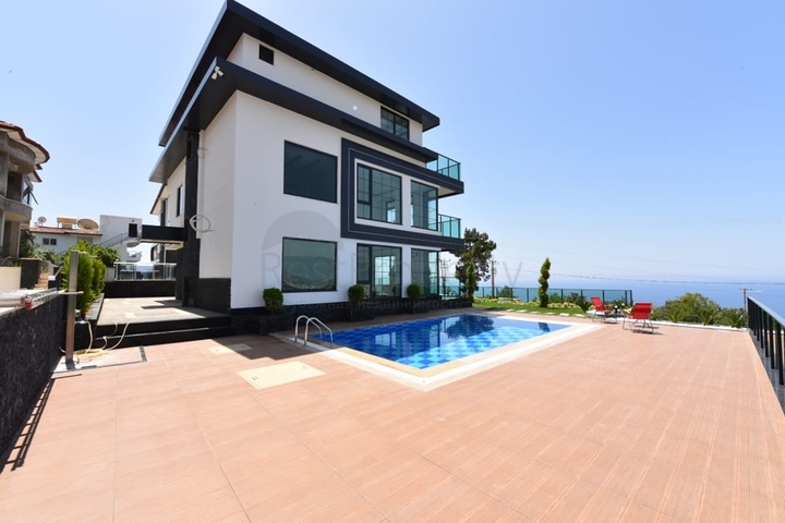 لعشاق الفخامة والتميز - تصميم حديث -اطلالة بحر وقلعة - كارجي جاك / لانيا