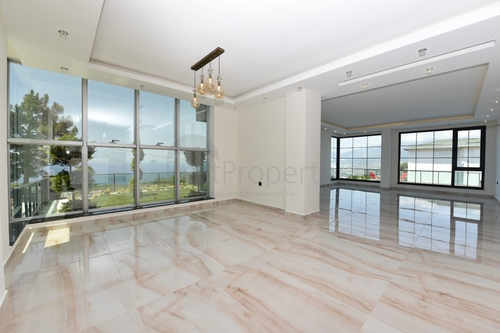 لعشاق الفخامة والتميز - تصميم حديث -اطلالة بحر وقلعة - كارجي جاك / لانيا