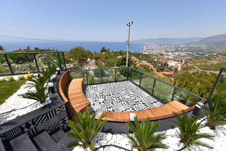 لعشاق الفخامة والتميز - تصميم حديث -اطلالة بحر وقلعة - كارجي جاك / لانيا