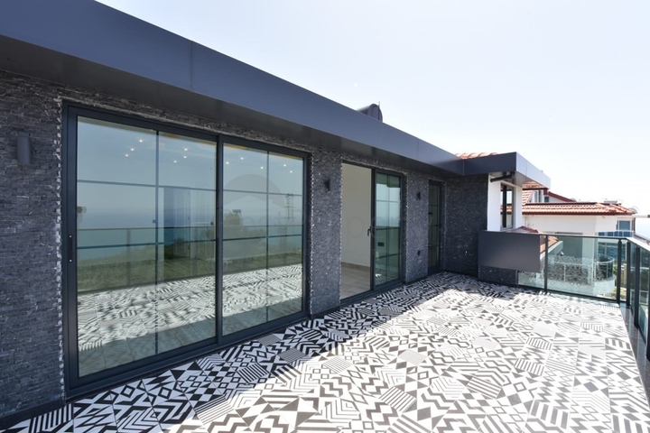 لعشاق الفخامة والتميز - تصميم حديث -اطلالة بحر وقلعة - كارجي جاك / لانيا