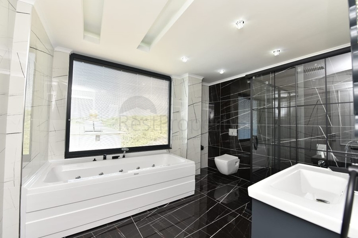 لعشاق الفخامة والتميز - تصميم حديث -اطلالة بحر وقلعة - كارجي جاك / لانيا