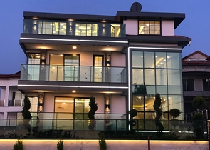 لعشاق الفخامة والتميز - تصميم حديث -اطلالة بحر وقلعة - كارجي جاك / لانيا