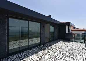 لعشاق الفخامة والتميز - تصميم حديث -اطلالة بحر وقلعة - كارجي جاك / لانيا