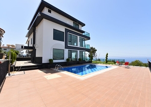 لعشاق الفخامة والتميز - تصميم حديث -اطلالة بحر وقلعة - كارجي جاك / لانيا