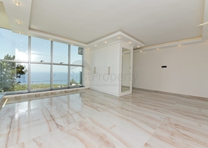 لعشاق الفخامة والتميز - تصميم حديث -اطلالة بحر وقلعة - كارجي جاك / لانيا