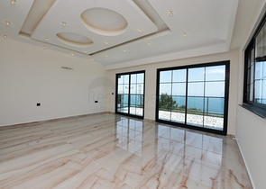 لعشاق الفخامة والتميز - تصميم حديث -اطلالة بحر وقلعة - كارجي جاك / لانيا