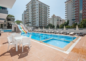 شقق 1+1 ضمن مجمع سكني حديث - مهموتلار / الانيا 