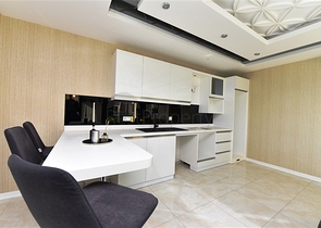 اطلاة مباشرة على البحر -شقة 1+1 - مجمع فاخر - مهموتلار / الانيا 