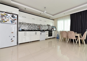 شقة العائلة - غرفتين وصالة مفروشة - مجمع قريب من البحر - مهموتلار /الانيا 