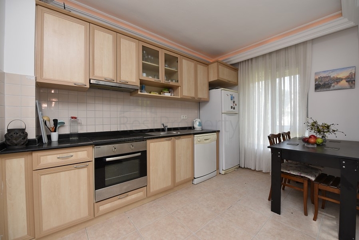 اطلالة على الحديقة - شقة مفروشة تصميم 1+1 في مركز مدينة الانيا 