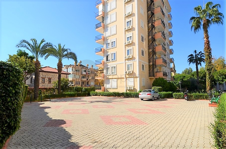 اطلالة على الحديقة - شقة مفروشة تصميم 1+1 في مركز مدينة الانيا 