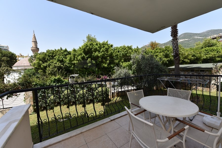 اطلالة على الحديقة - شقة مفروشة تصميم 1+1 في مركز مدينة الانيا 