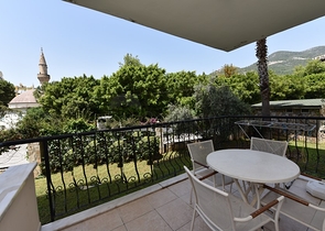 اطلالة على الحديقة - شقة مفروشة تصميم 1+1 في مركز مدينة الانيا 