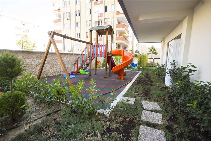 اول صف على البحر - شقة 2 غرفة وصالة - مجمع حديث -مهموتلار / الانيا 