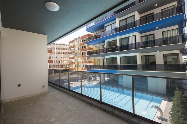 اول صف على البحر - شقة 2 غرفة وصالة - مجمع حديث -مهموتلار / الانيا 