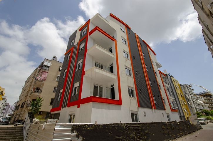 شقق 4 + 1 بالقرب من إيشكلار أنطاليا