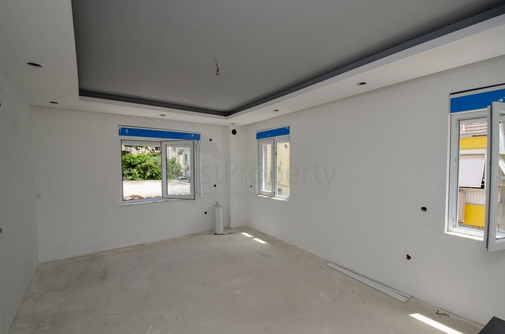 شقق 4 + 1 بالقرب من إيشكلار أنطاليا