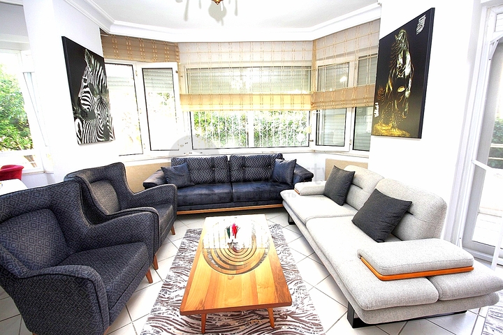 بسعر منافس - شقة غرفتين وصالة مؤثثة - في منطقة اوبا المركزية / الانيا 