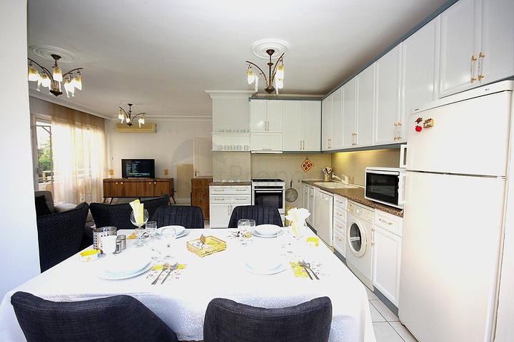 بسعر منافس - شقة غرفتين وصالة مؤثثة - في منطقة اوبا المركزية / الانيا 