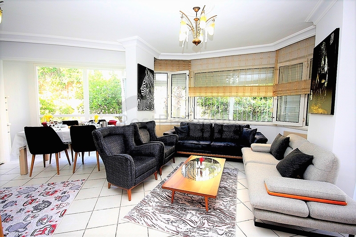 بسعر منافس - شقة غرفتين وصالة مؤثثة - في منطقة اوبا المركزية / الانيا 