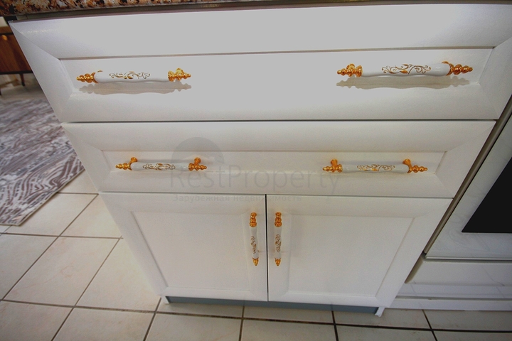 بسعر منافس - شقة غرفتين وصالة مؤثثة - في منطقة اوبا المركزية / الانيا 