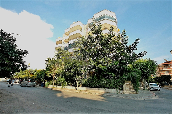 بسعر منافس - شقة غرفتين وصالة مؤثثة - في منطقة اوبا المركزية / الانيا 