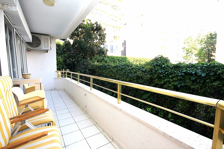 بسعر منافس - شقة غرفتين وصالة مؤثثة - في منطقة اوبا المركزية / الانيا 