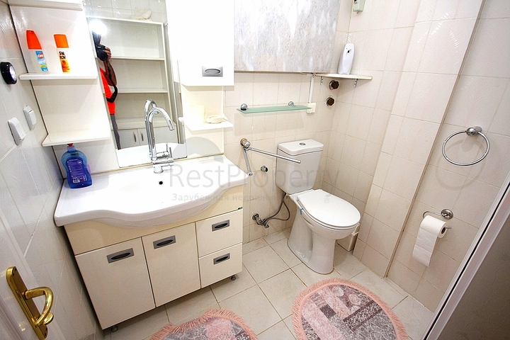 بسعر منافس - شقة غرفتين وصالة مؤثثة - في منطقة اوبا المركزية / الانيا 