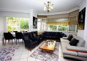 بسعر منافس - شقة غرفتين وصالة مؤثثة - في منطقة اوبا المركزية / الانيا 