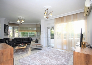 بسعر منافس - شقة غرفتين وصالة مؤثثة - في منطقة اوبا المركزية / الانيا 