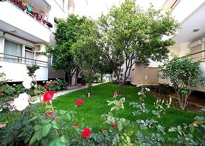 بسعر منافس - شقة غرفتين وصالة مؤثثة - في منطقة اوبا المركزية / الانيا 