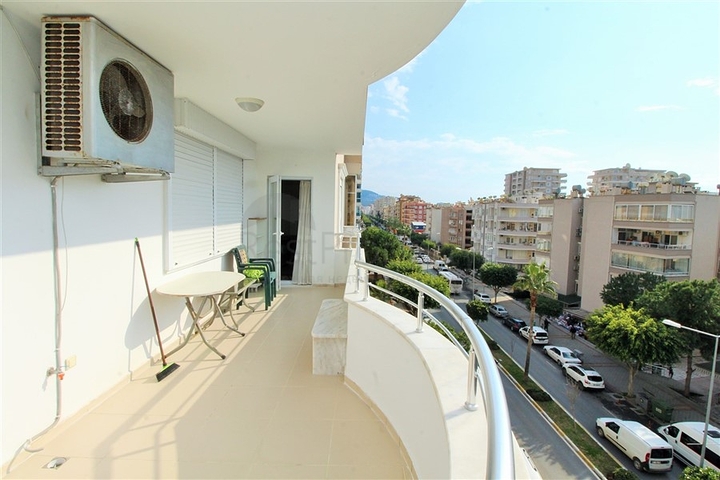 قريبة من البحر - شقة عائلية مفروشة 1+2 - على شارع باباروس - مهموتلار / الانيا 