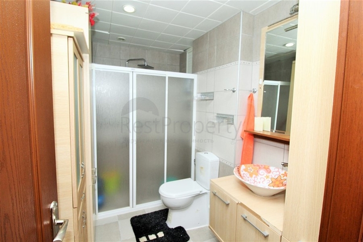 قريبة من البحر - شقة عائلية مفروشة 1+2 - على شارع باباروس - مهموتلار / الانيا 