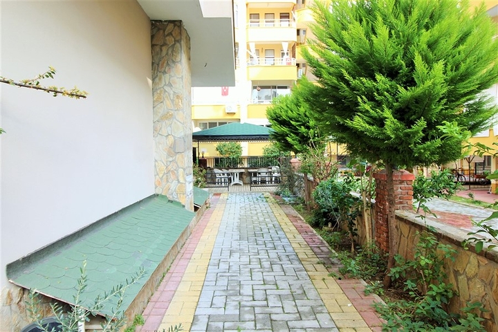 قريبة من البحر - شقة عائلية مفروشة 1+2 - على شارع باباروس - مهموتلار / الانيا 