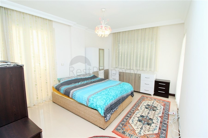 قريبة من البحر - شقة عائلية مفروشة 1+2 - على شارع باباروس - مهموتلار / الانيا 