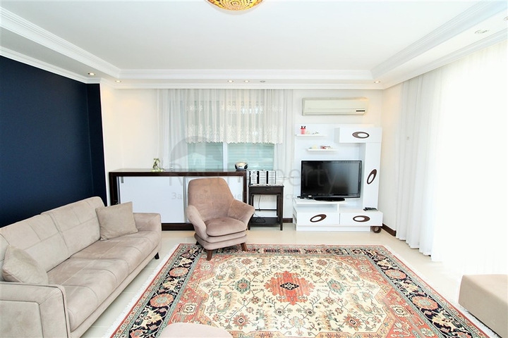 قريبة من البحر - شقة عائلية مفروشة 1+2 - على شارع باباروس - مهموتلار / الانيا 