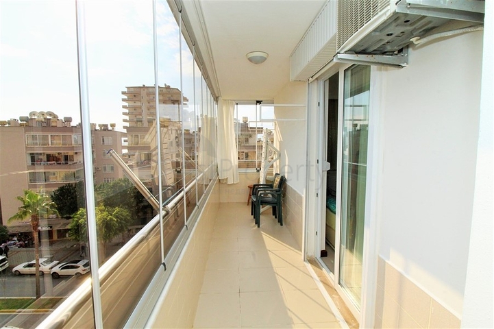 قريبة من البحر - شقة عائلية مفروشة 1+2 - على شارع باباروس - مهموتلار / الانيا 