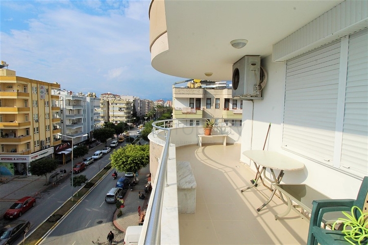 قريبة من البحر - شقة عائلية مفروشة 1+2 - على شارع باباروس - مهموتلار / الانيا 