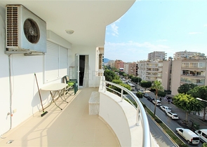 قريبة من البحر - شقة عائلية مفروشة 1+2 - على شارع باباروس - مهموتلار / الانيا 