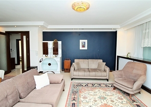 قريبة من البحر - شقة عائلية مفروشة 1+2 - على شارع باباروس - مهموتلار / الانيا 