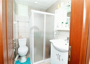 قريبة من البحر - شقة عائلية مفروشة 1+2 - على شارع باباروس - مهموتلار / الانيا 