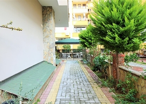 قريبة من البحر - شقة عائلية مفروشة 1+2 - على شارع باباروس - مهموتلار / الانيا 