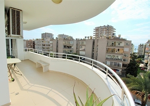 قريبة من البحر - شقة عائلية مفروشة 1+2 - على شارع باباروس - مهموتلار / الانيا 