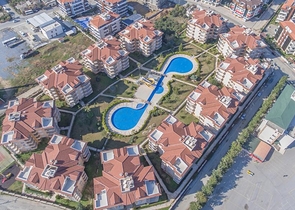 شقة عائلية مفروشة - ضمن مجمع سكني بجانب المشفى في اوبا / الانيا 