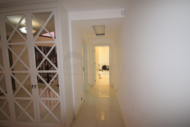 فيلا منفصلة 5 + 1 مع حمام سباحة في يشيلباهر أنطاليا