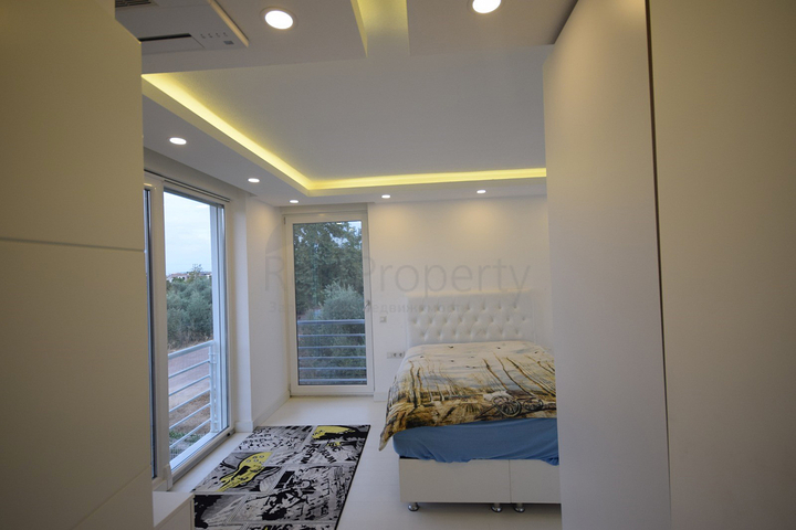 فيلا منفصلة 5 + 1 مع حمام سباحة في يشيلباهر أنطاليا