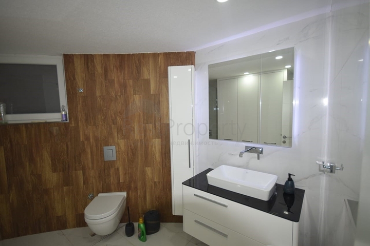 فيلا منفصلة 5 + 1 مع حمام سباحة في يشيلباهر أنطاليا