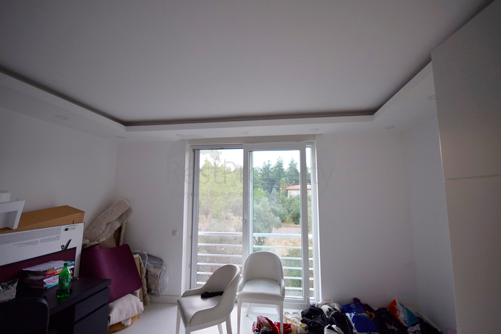 فيلا منفصلة 5 + 1 مع حمام سباحة في يشيلباهر أنطاليا